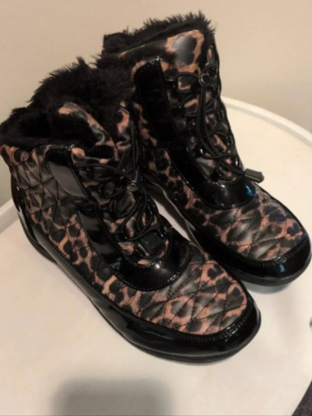 Quilted Leopard-Print Faux Fur Lace-Up Ankle Boots - Size 8.5 Wide